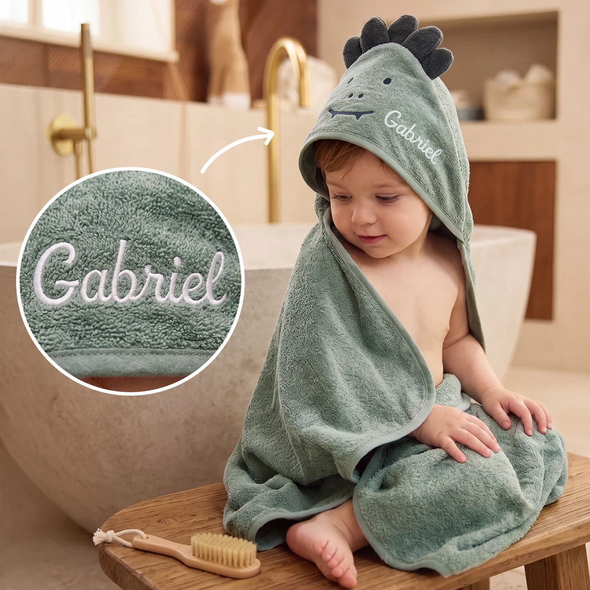 Cape de bain personnalisée "Dino" avec broderie market_france