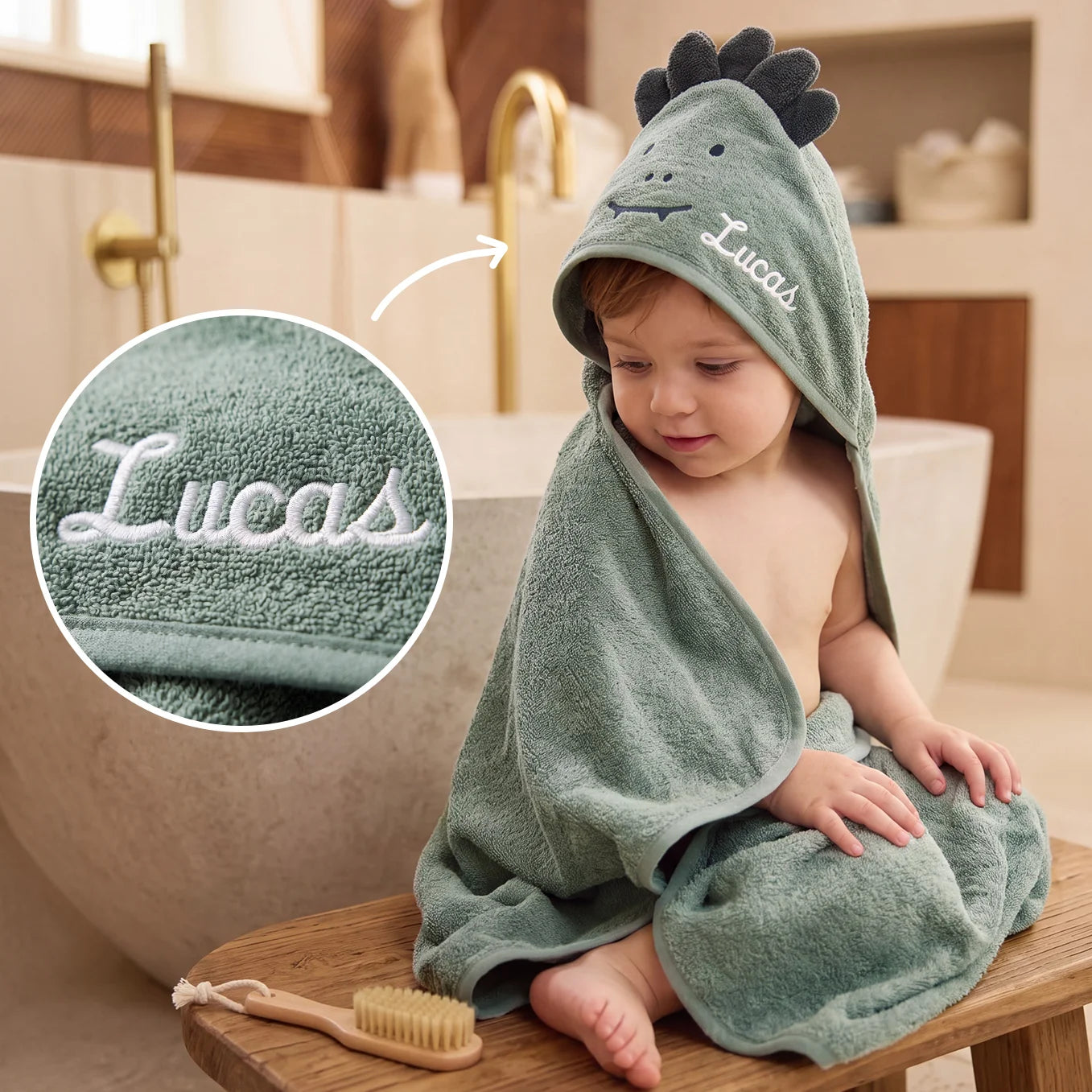 Cape de bain personnalisée "Dino" avec broderie