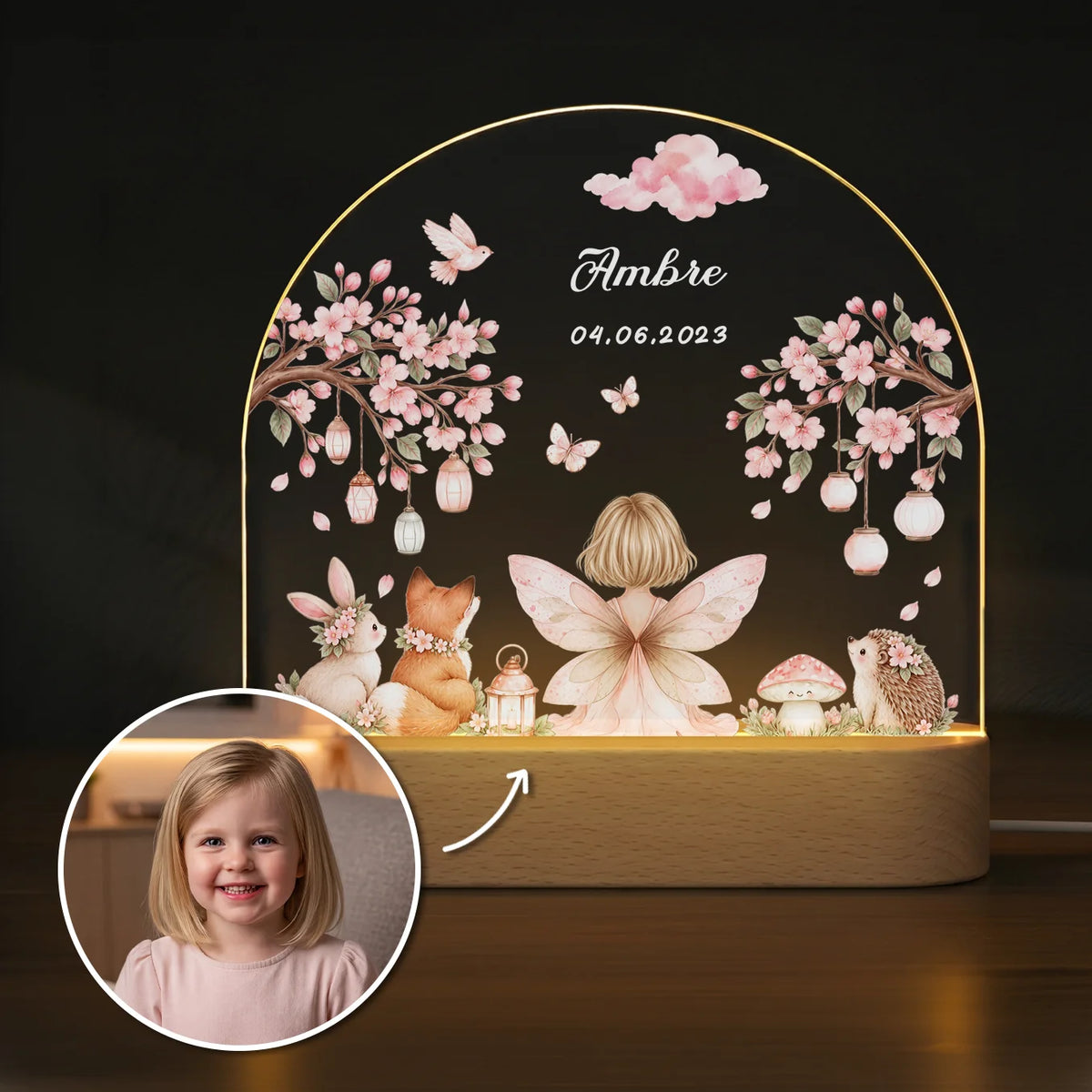 Veilleuse personnalisée « Fée » avec photo et prénom, cadeau pour enfant : fée sous les cerisiers en fleurs avec lapin, renard et hérisson, socle en bois, Bo & Birdie | market_france